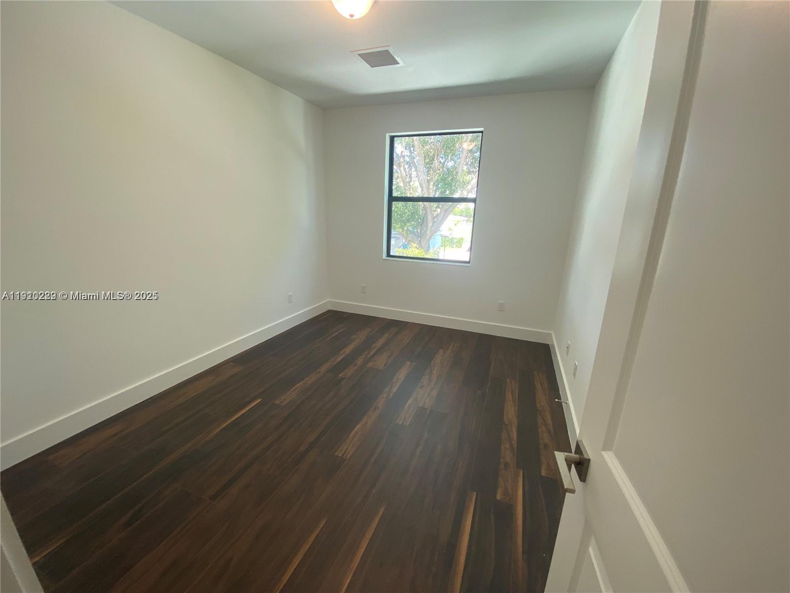 CANAL GROVES - Residential Lease