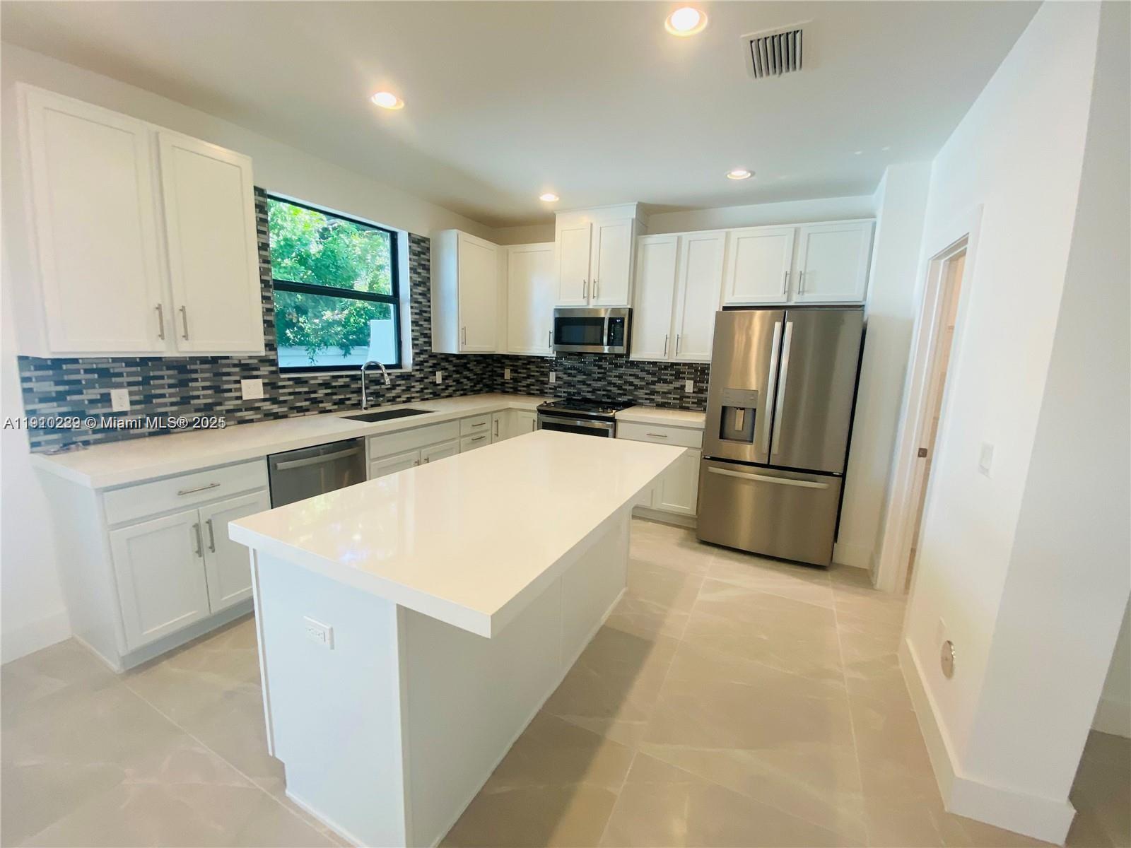 CANAL GROVES - Residential Lease