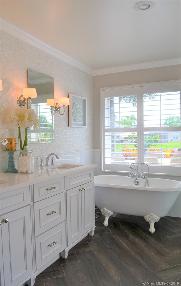 WYNDHAM LAKES NORTH - Residential