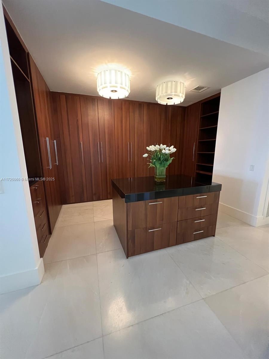 BAL HARBOUR NORTH SOUTH C - Residential Lease