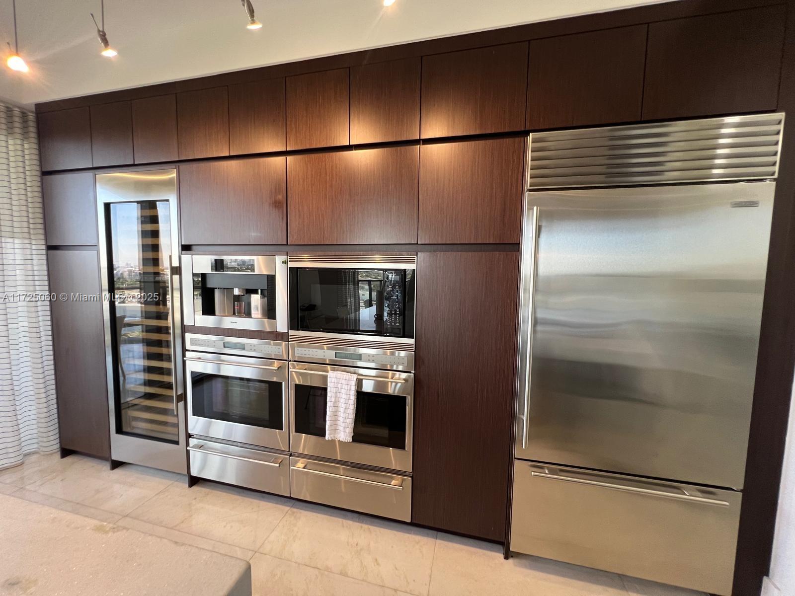 BAL HARBOUR NORTH SOUTH C - Residential Lease