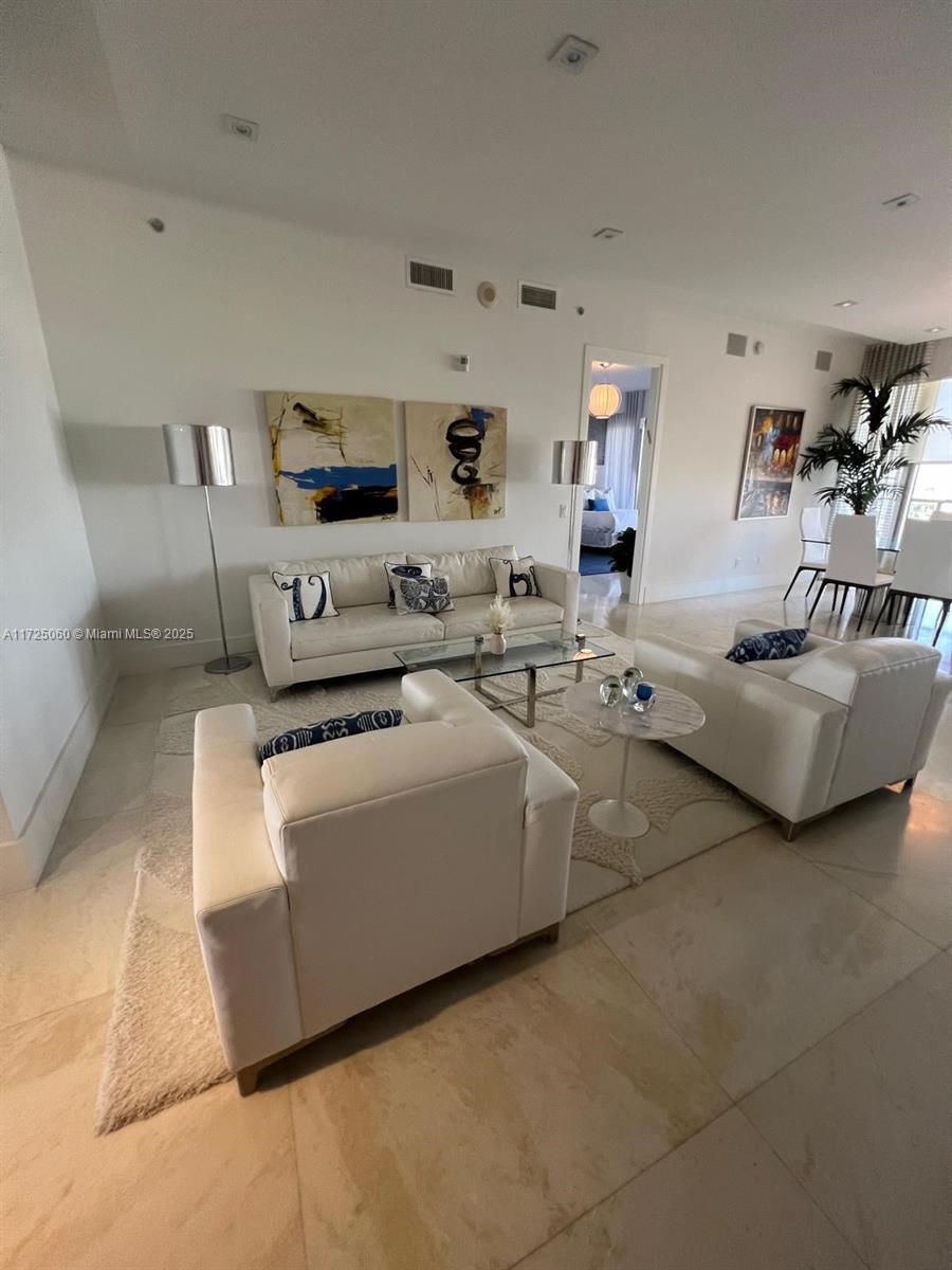 BAL HARBOUR NORTH SOUTH C - Residential Lease