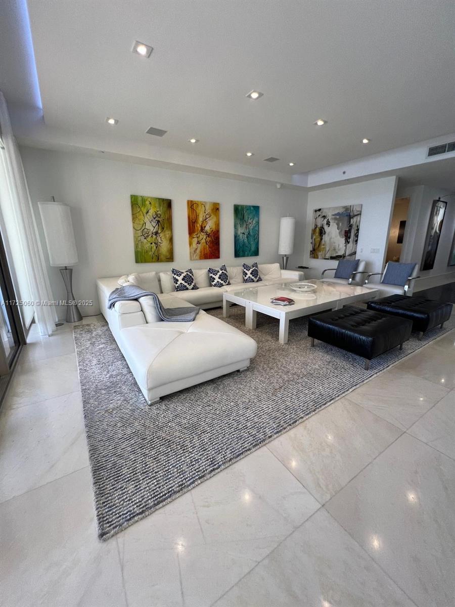 BAL HARBOUR NORTH SOUTH C - Residential Lease