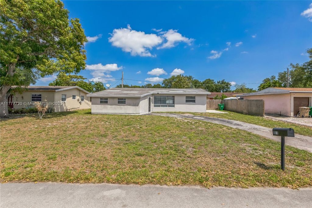 Photo of 5810 SW 54th Ave, Davie, FL 33314 (MLS # A11777720)