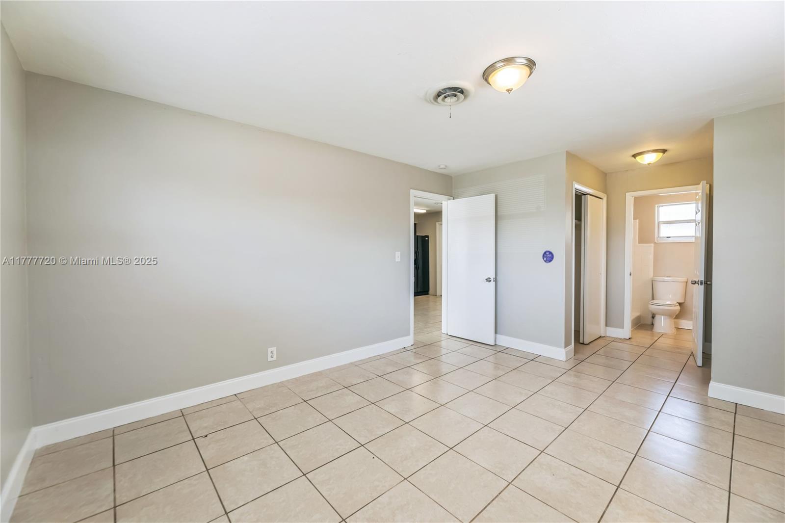 SILVER LAKE - Residential