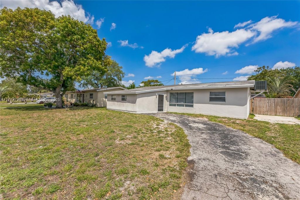 Photo of 5810 SW 54th Ave, Davie, FL 33314 (MLS # A11777720)