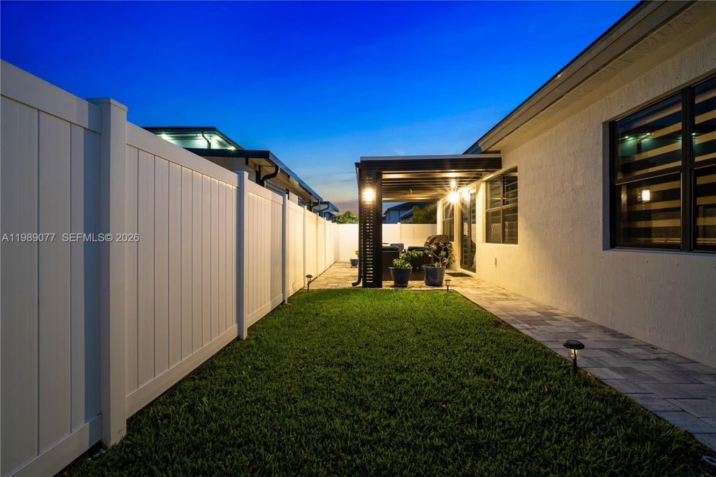 Photo of 4427 SW 175th Ave, Miramar, FL 33029 (MLS # A11989077)