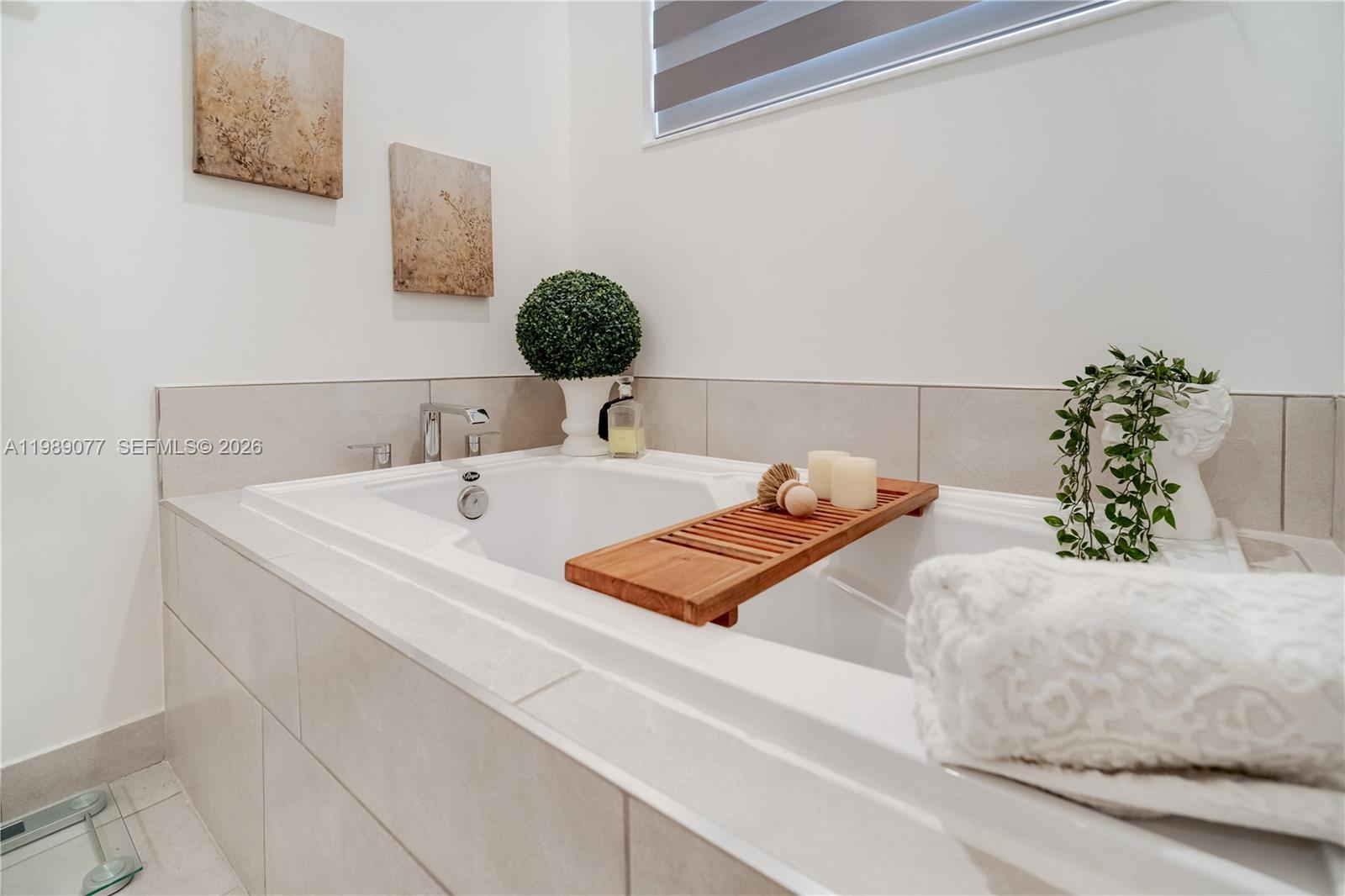 TUSCAN ISLES - Residential