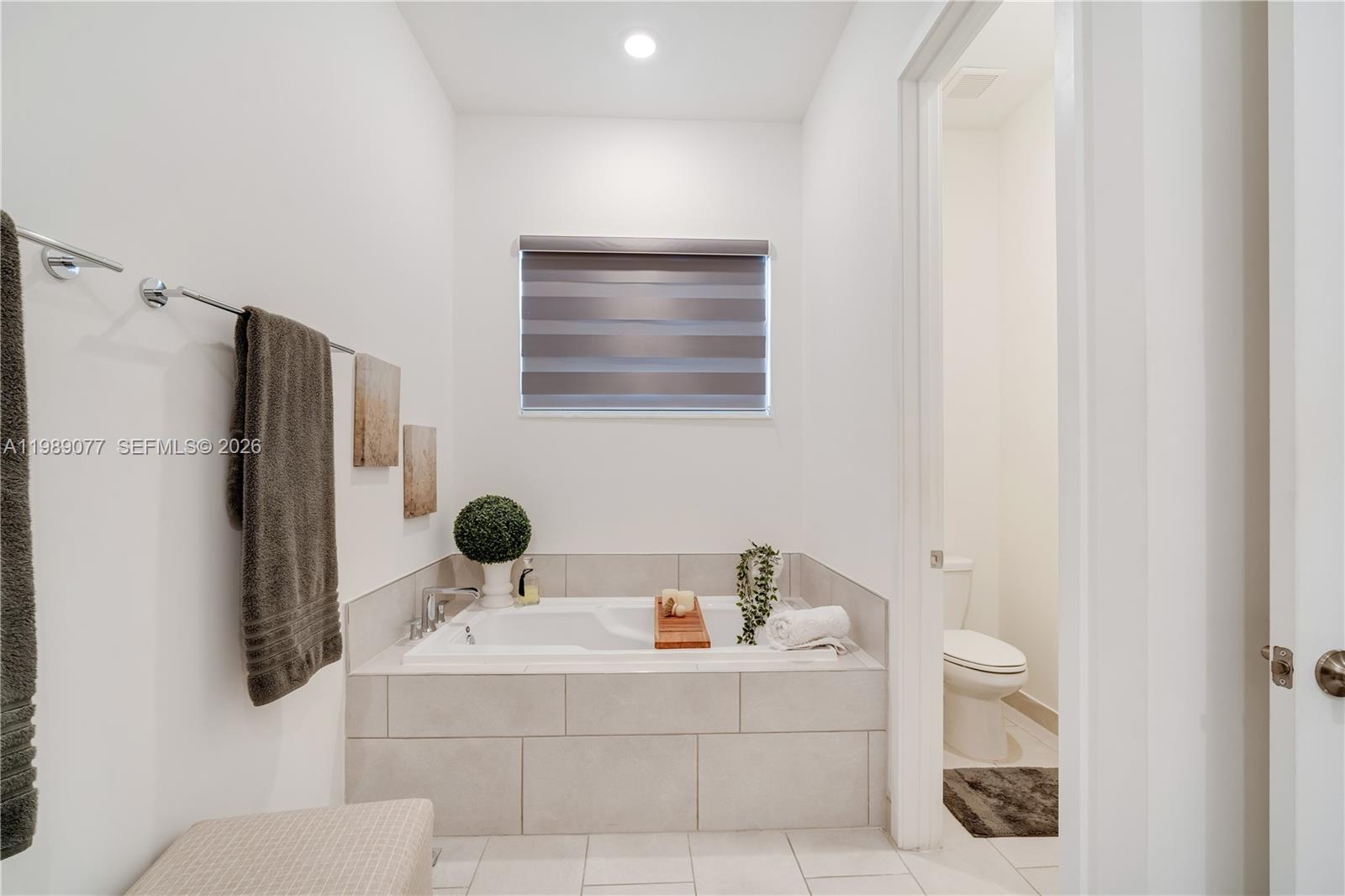 TUSCAN ISLES - Residential