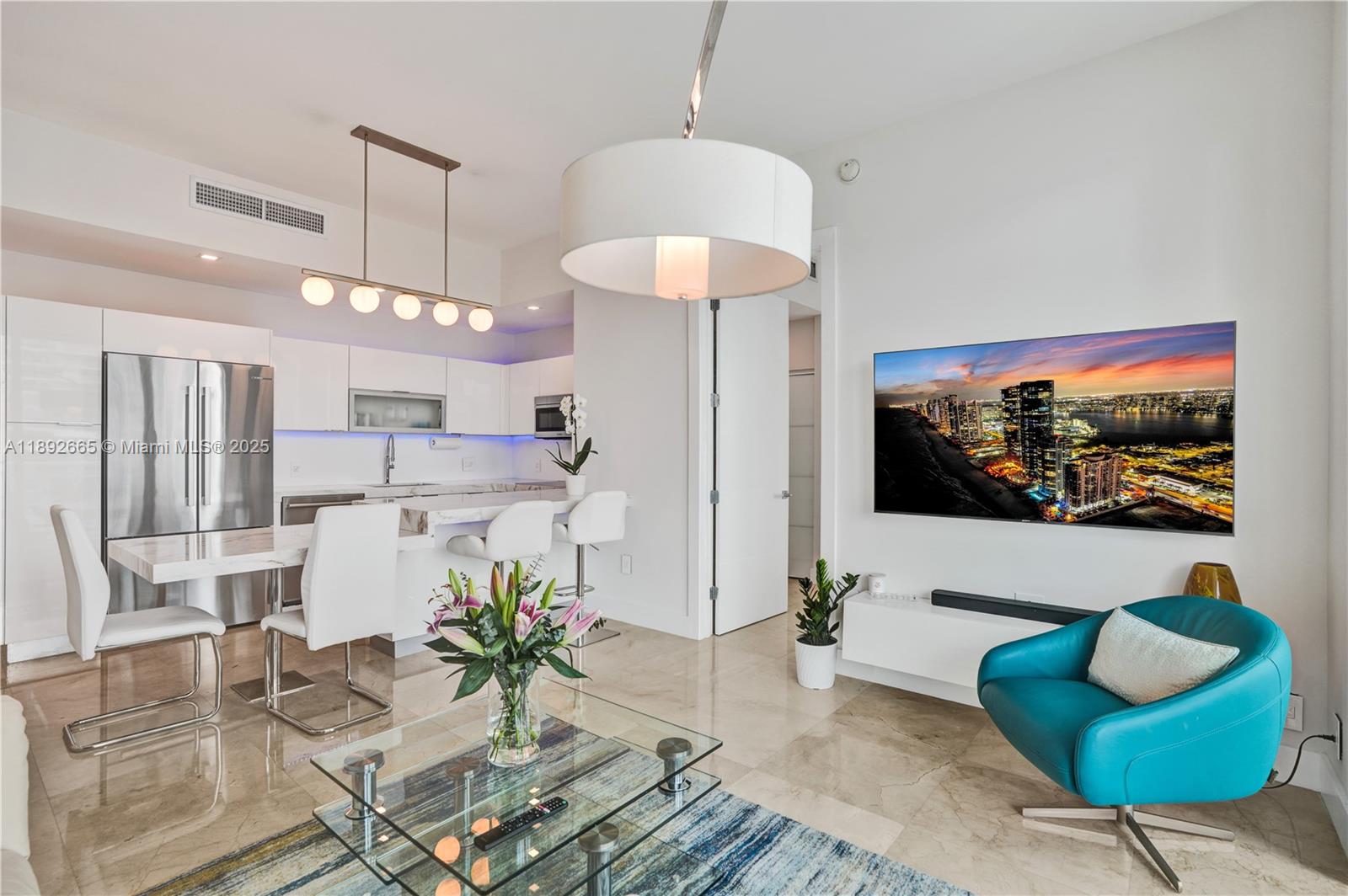 THE PLAZA 851 BRICKELL CO - Residential Lease