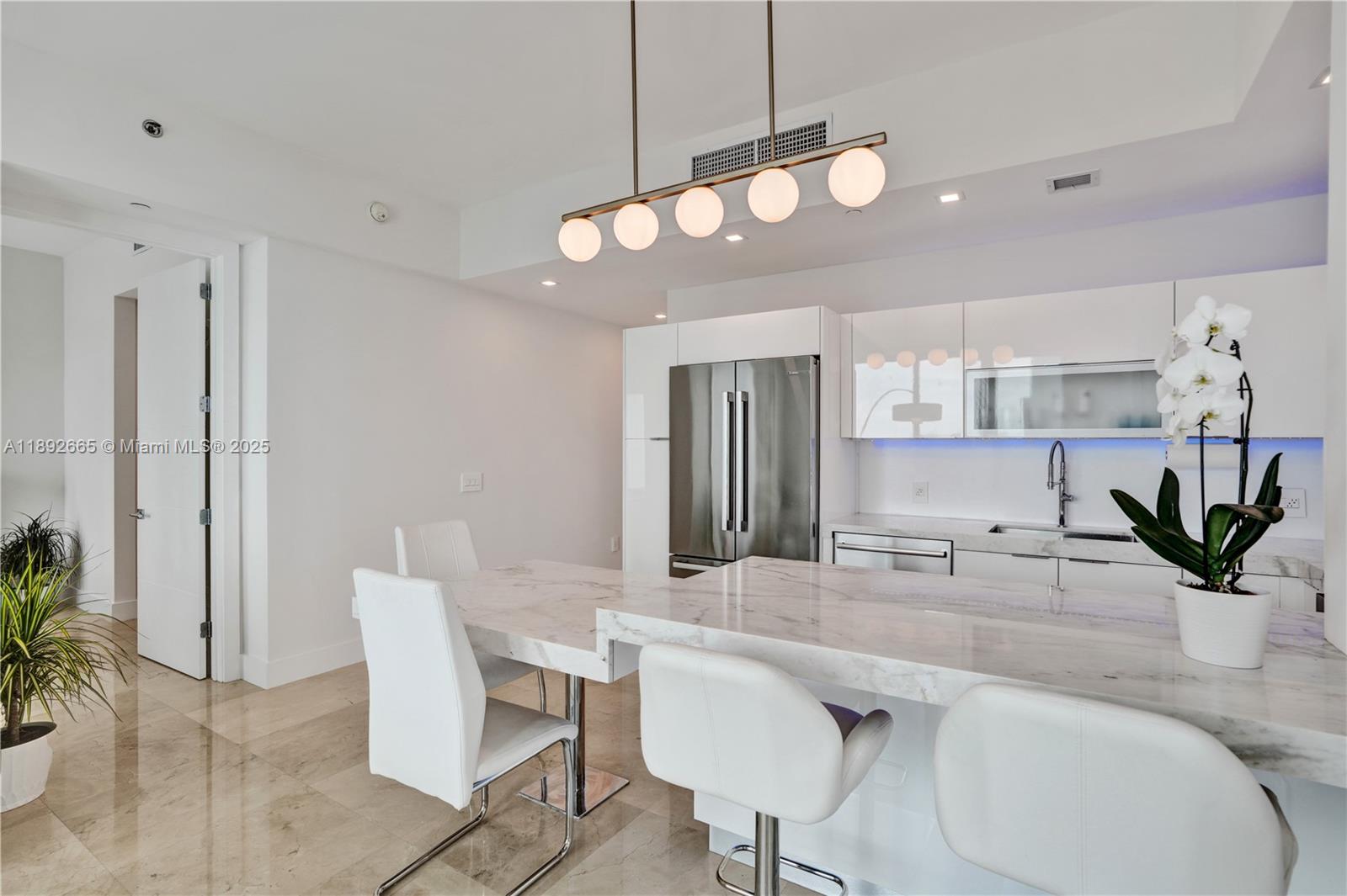 THE PLAZA 851 BRICKELL CO - Residential Lease