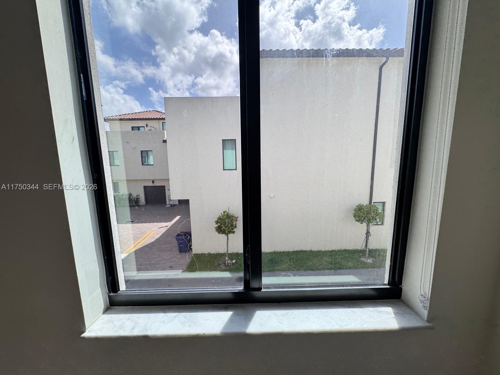 DOWNTOWN DORAL SOUTH PHAS - Residential