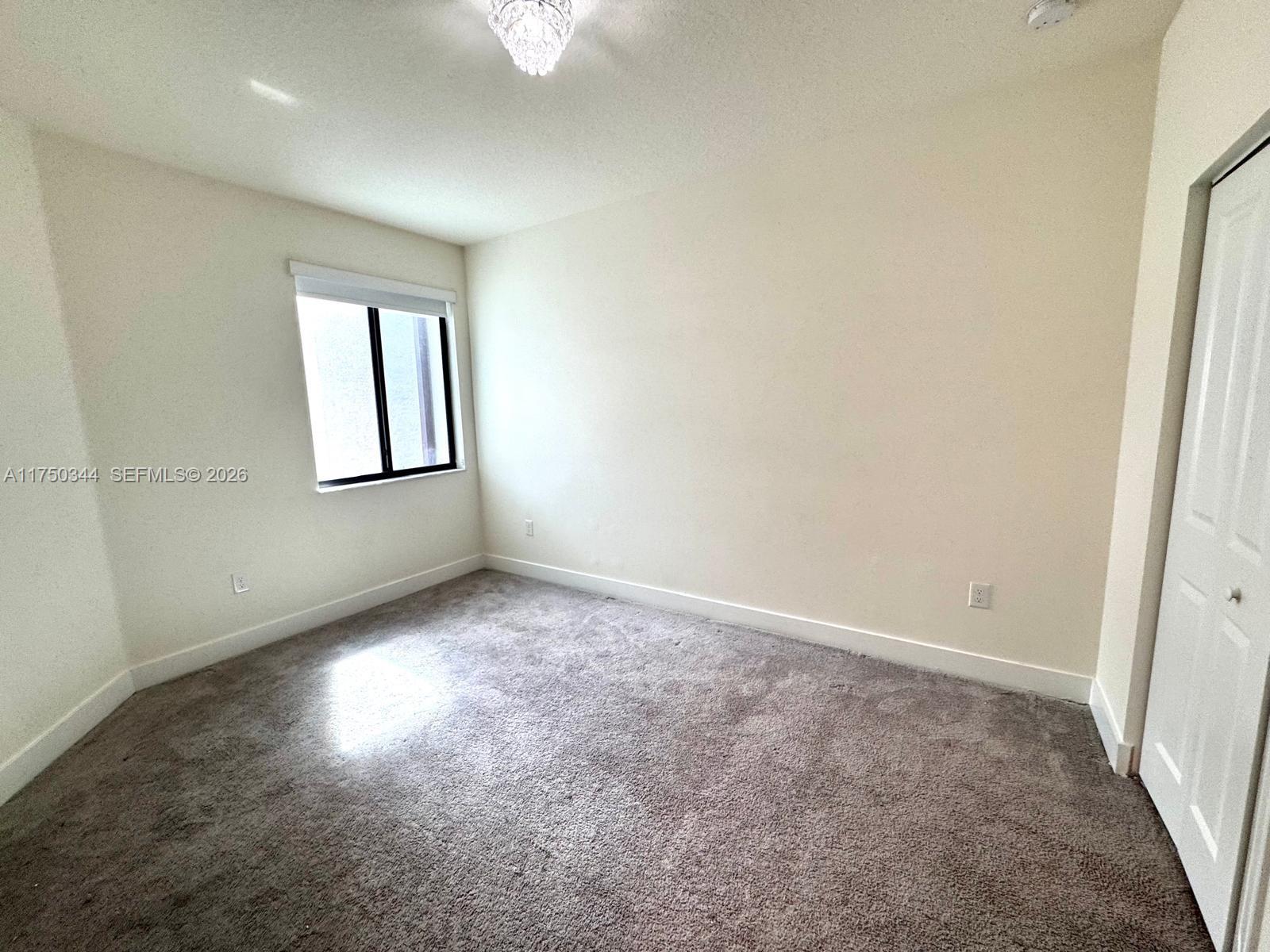 DOWNTOWN DORAL SOUTH PHAS - Residential