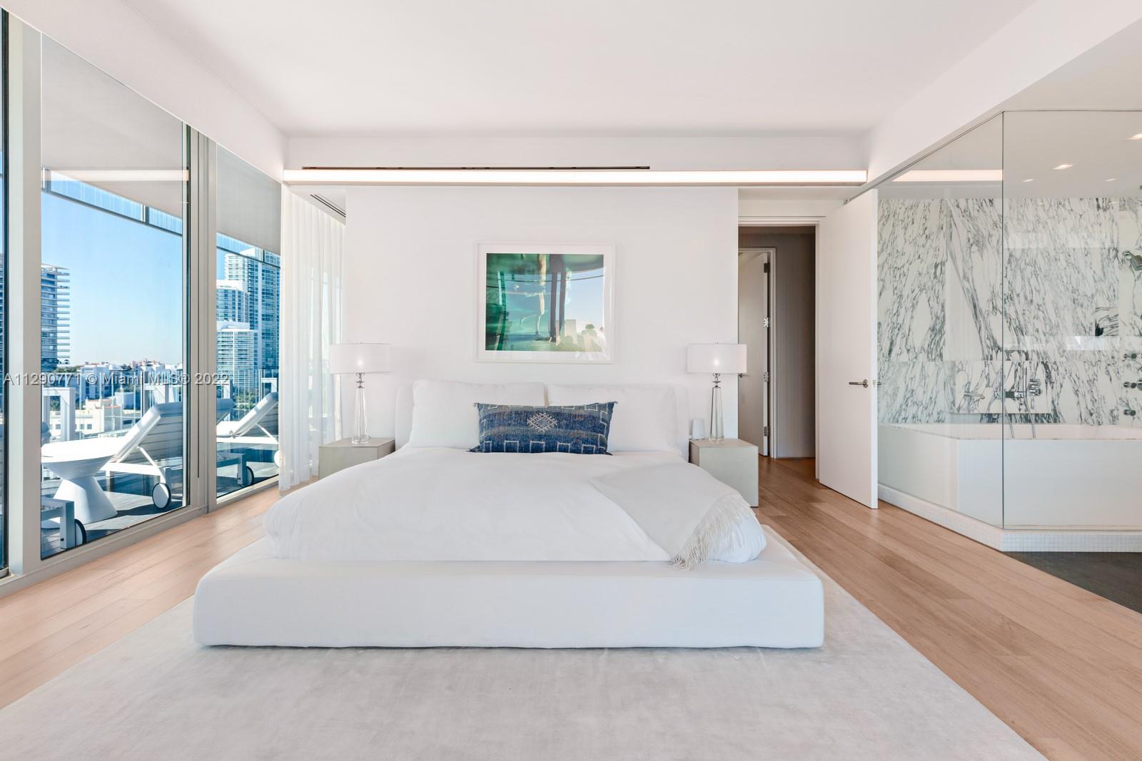 GLASS 120 CONDO - Residential