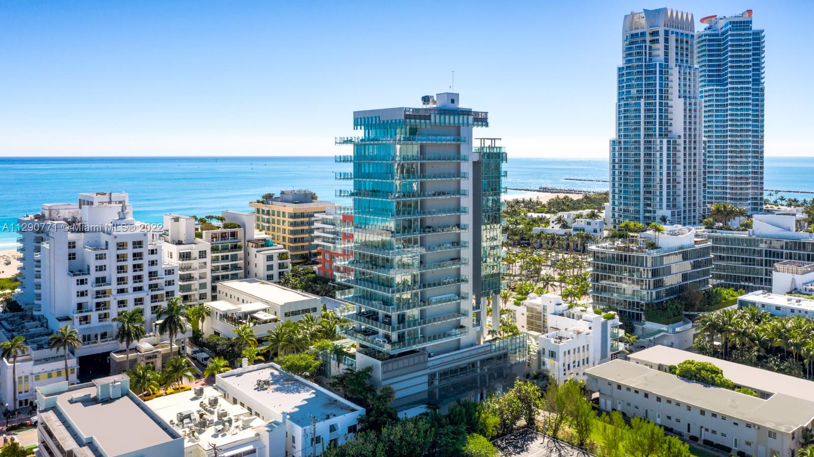 GLASS 120 CONDO - Residential