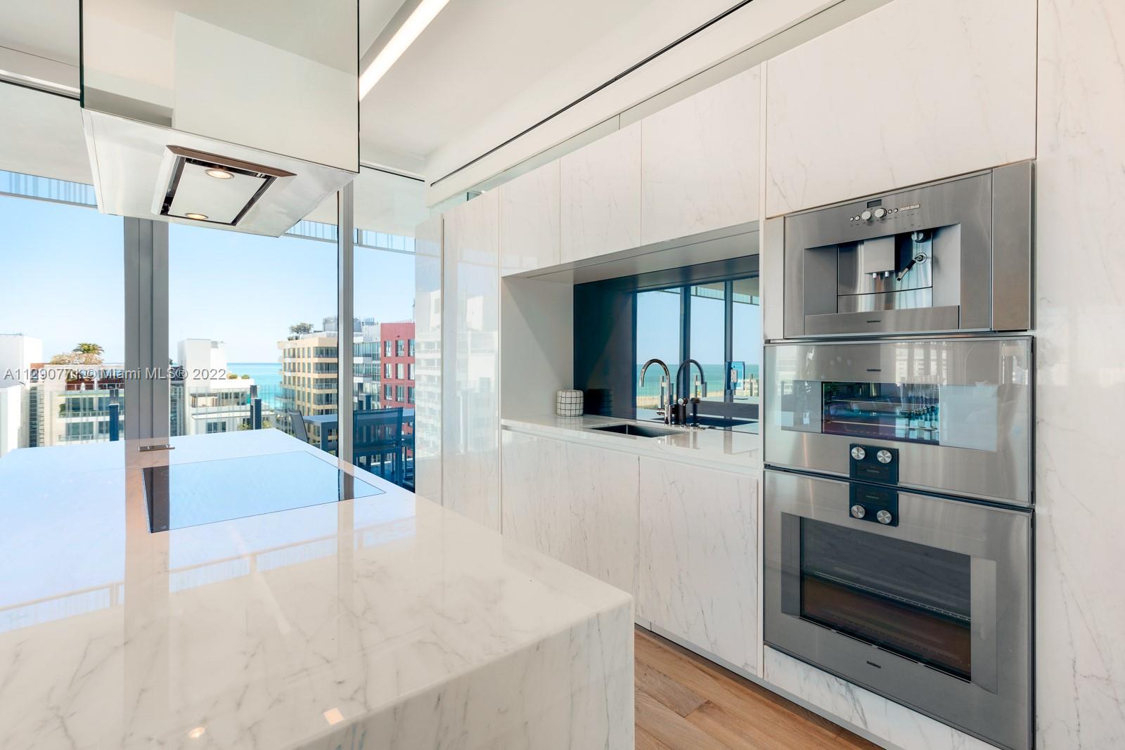 GLASS 120 CONDO - Residential