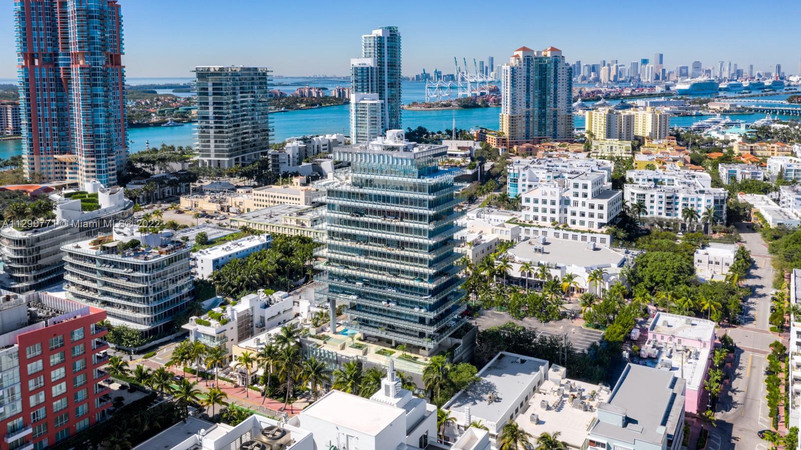 GLASS 120 CONDO - Residential