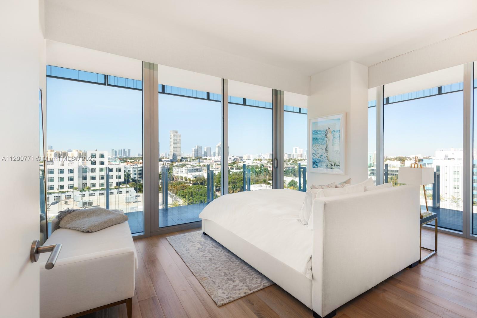 GLASS 120 CONDO - Residential