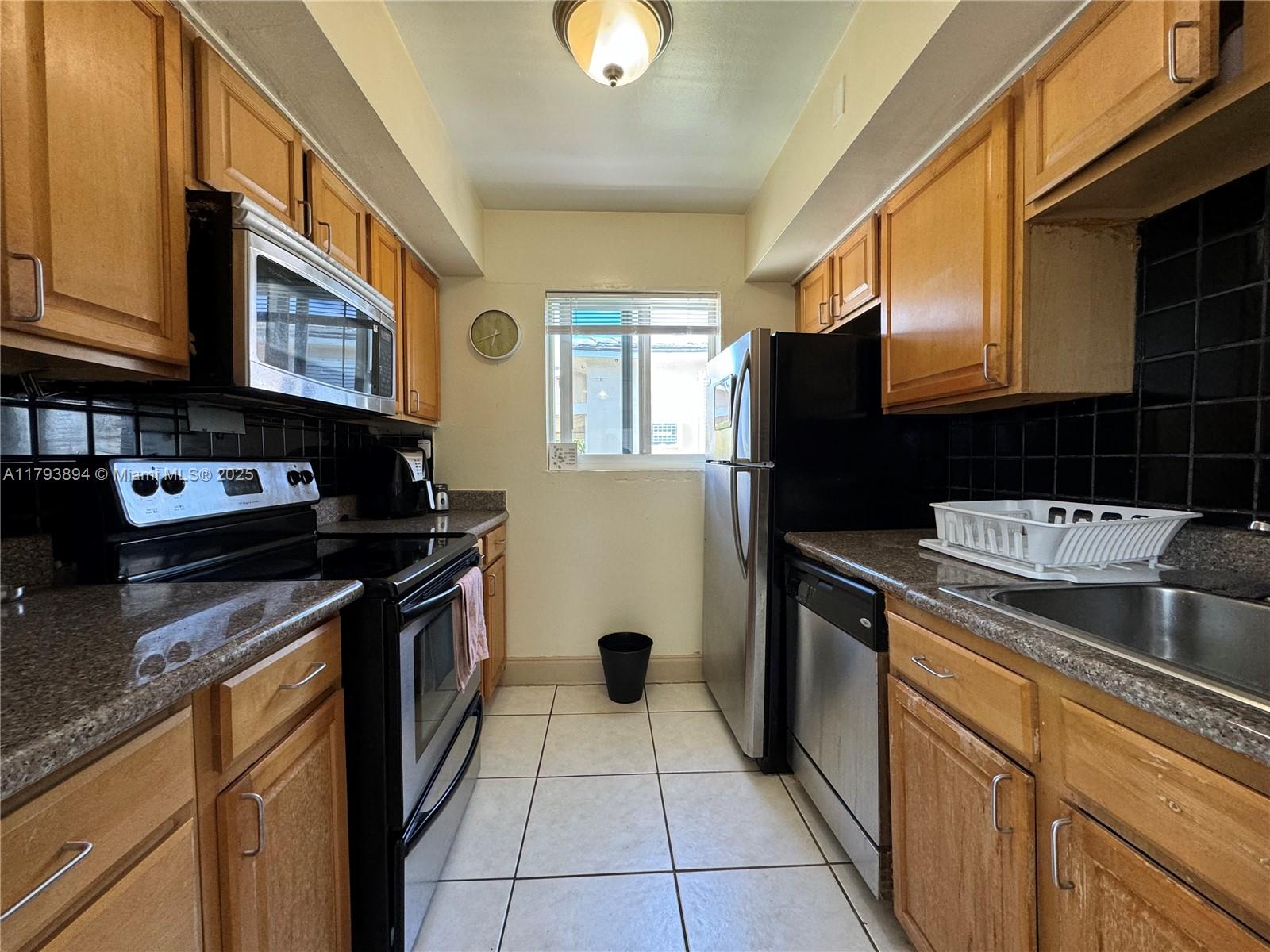 Rental Property at 8509 Crespi Blvd 10, Miami Beach, Miami-Dade County, Florida - Bedrooms: 1 
Bathrooms: 1  - $1,650 MO.