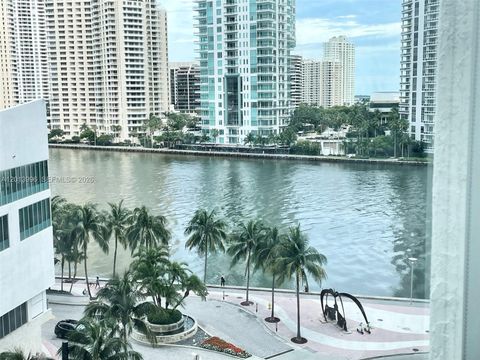 300 S Biscayne Blvd L-830 Miami FL 33131