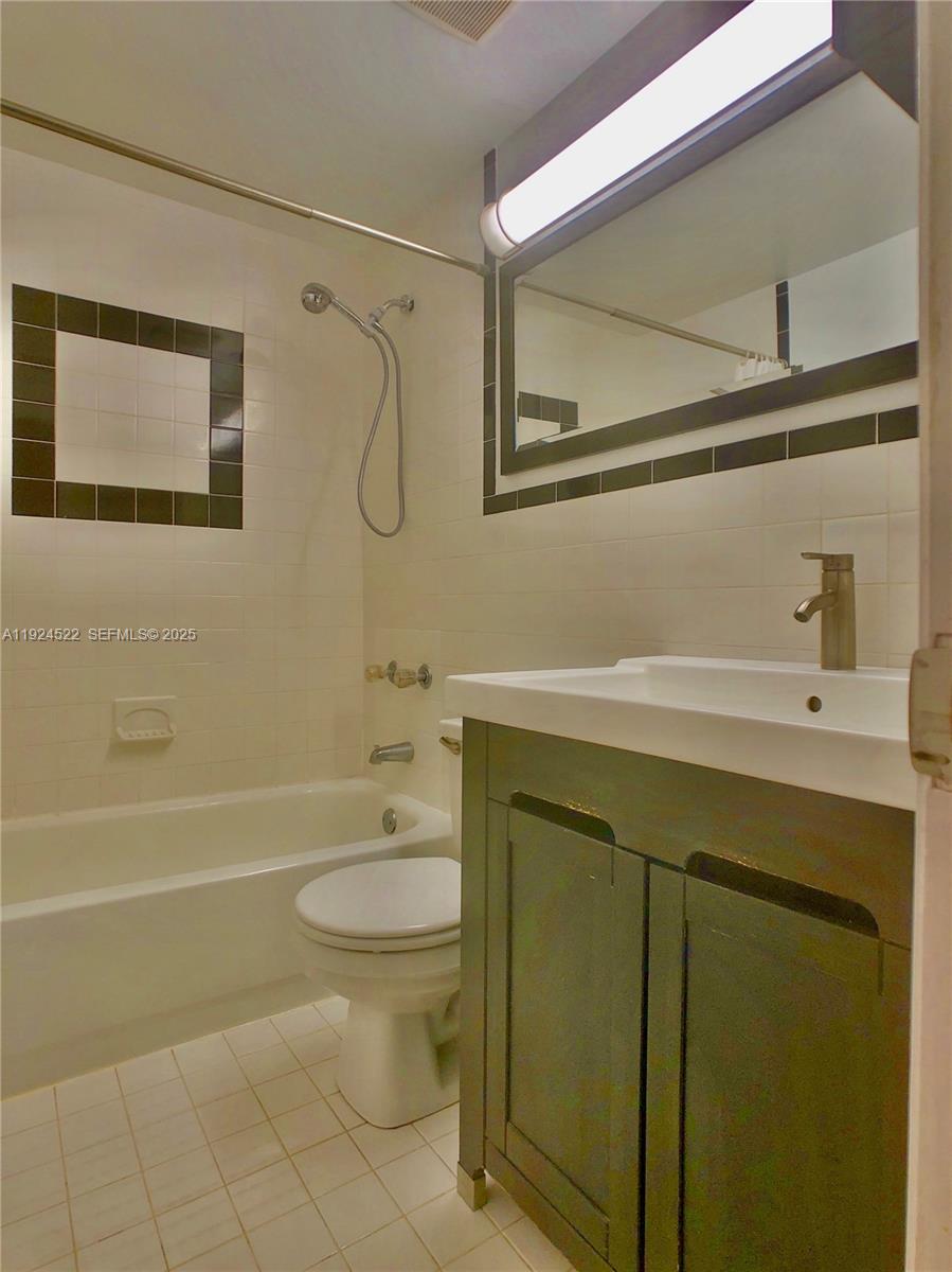 ARVILLA CONDO - Residential