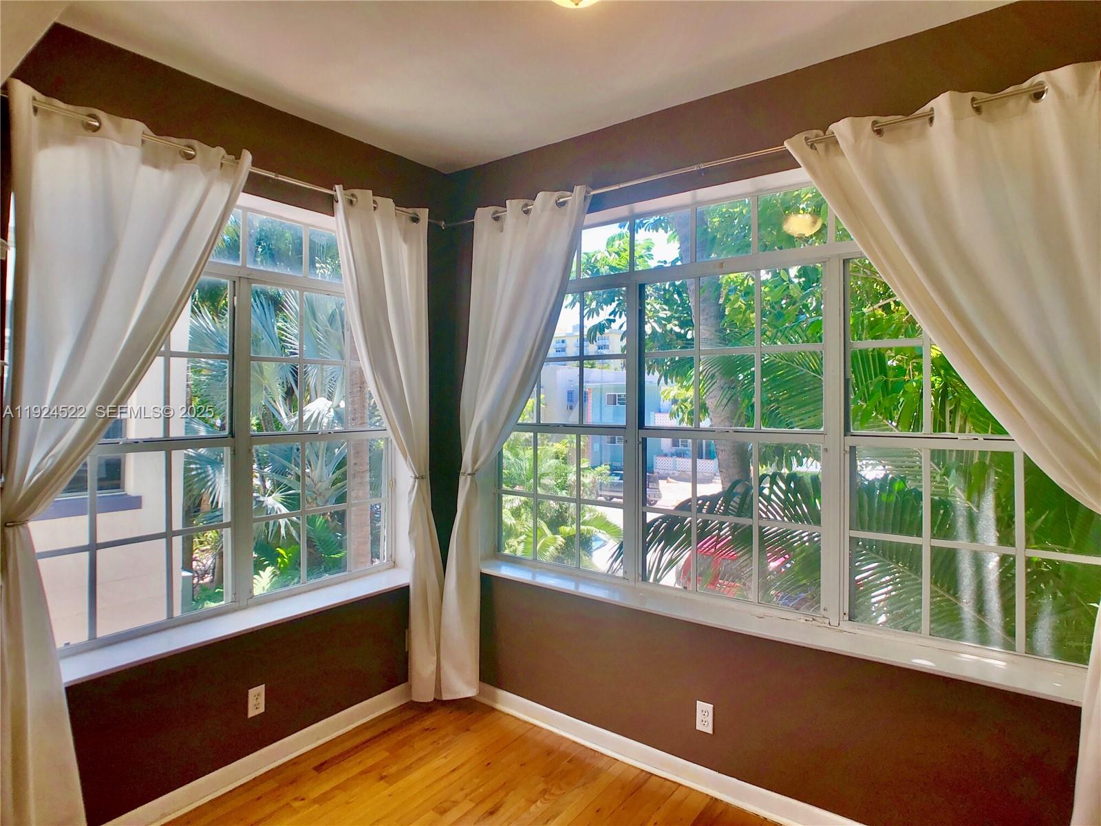 ARVILLA CONDO - Residential