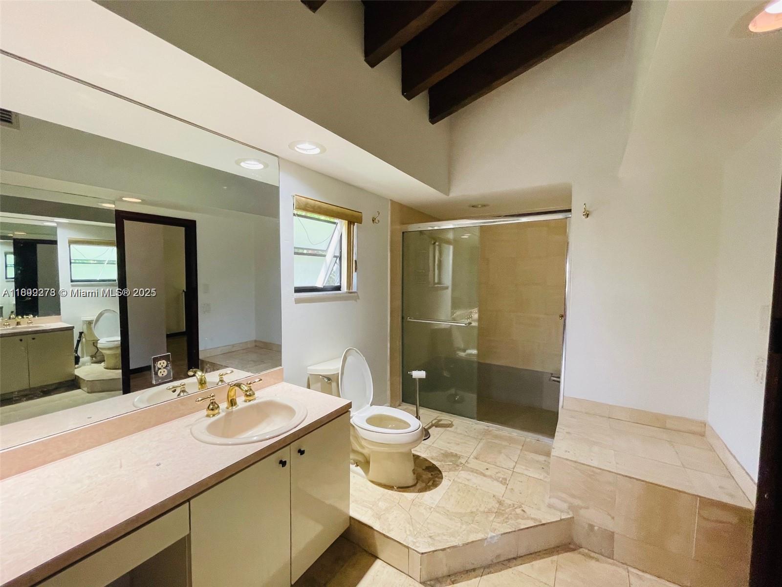 HOLLYWOOD GARDENS - Residential