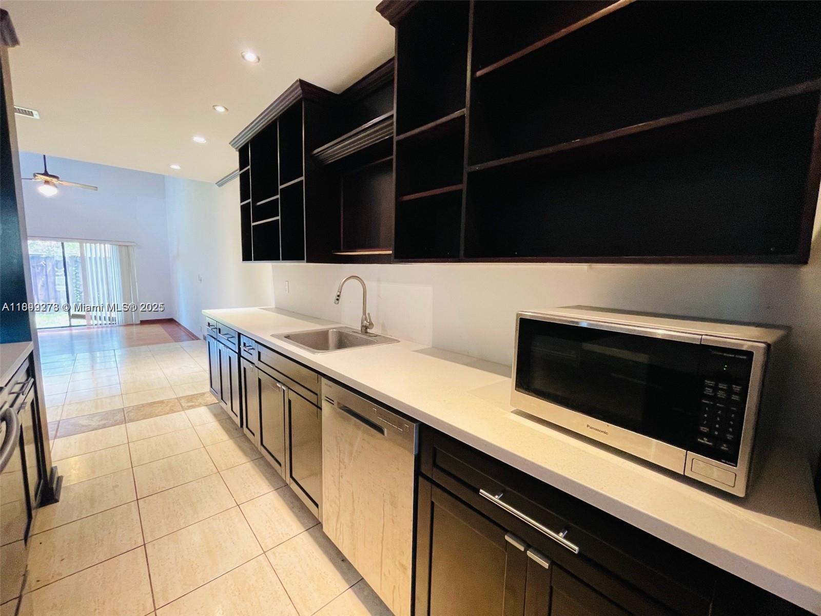 HOLLYWOOD GARDENS - Residential