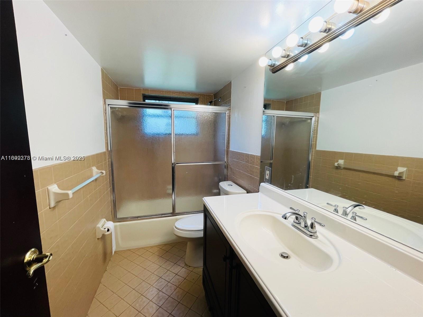 HOLLYWOOD GARDENS - Residential