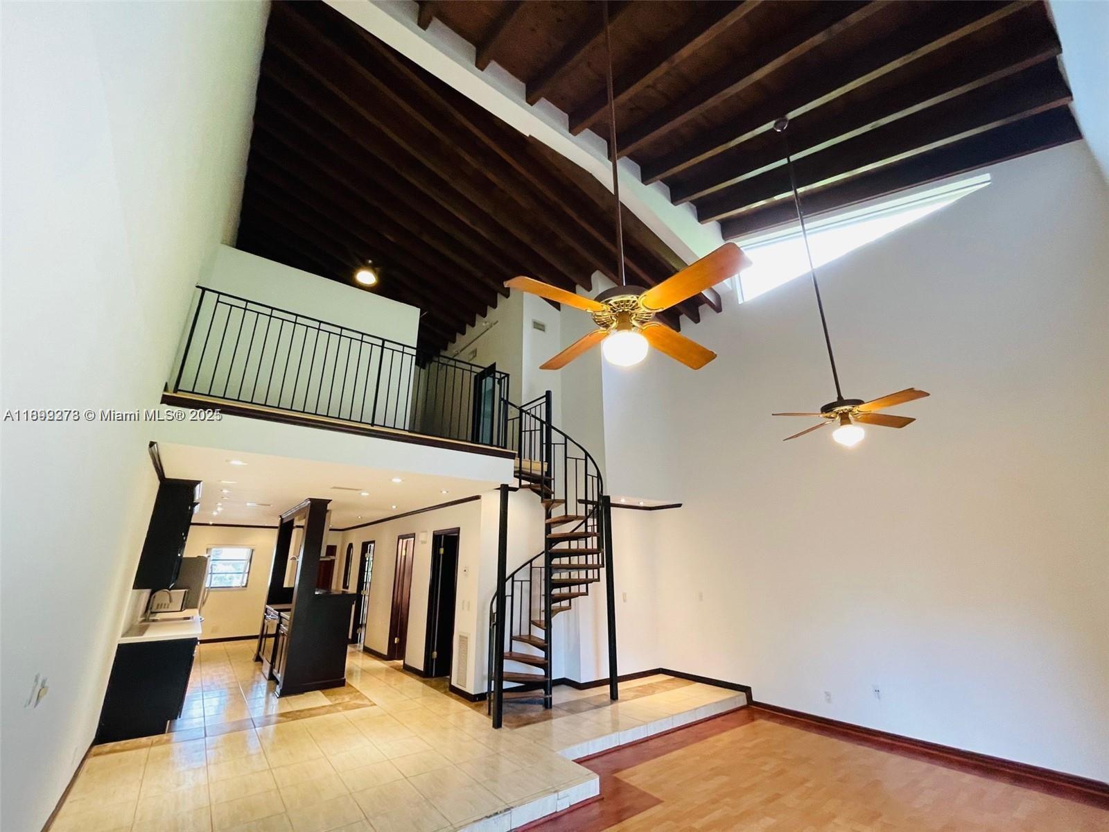 HOLLYWOOD GARDENS - Residential