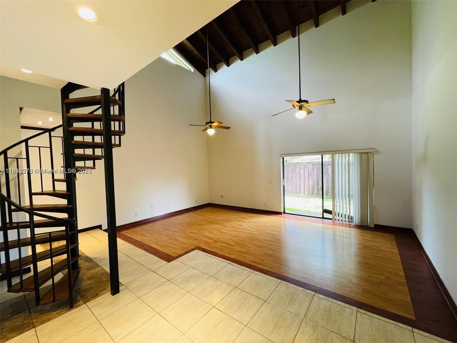 HOLLYWOOD GARDENS - Residential