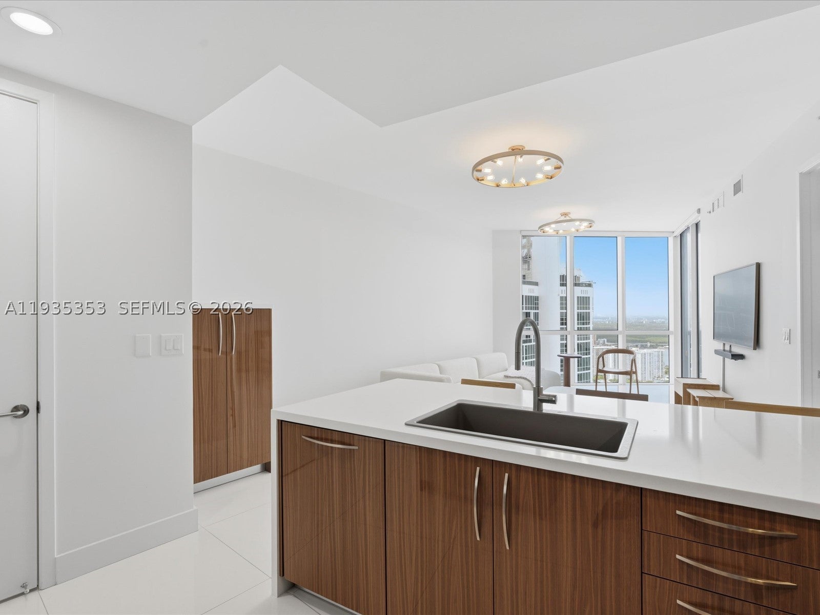 18201 Collins Ave 5508