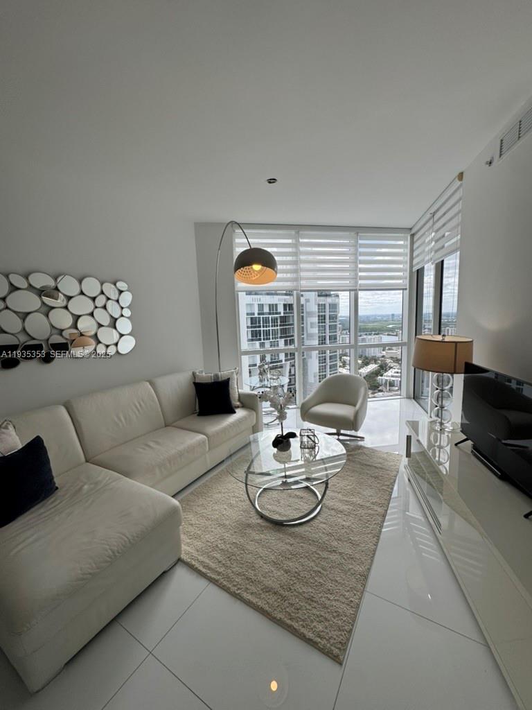 18201 Collins Ave 5508