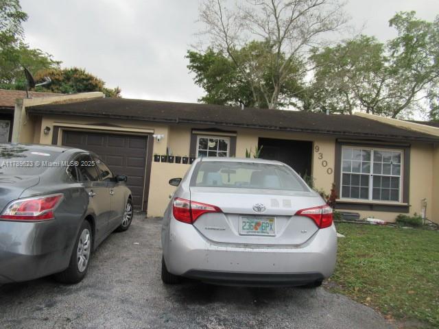 9300 E Elm Ln 9300, Miramar, Broward County, Florida - 2 Bedrooms  
2 Bathrooms - 