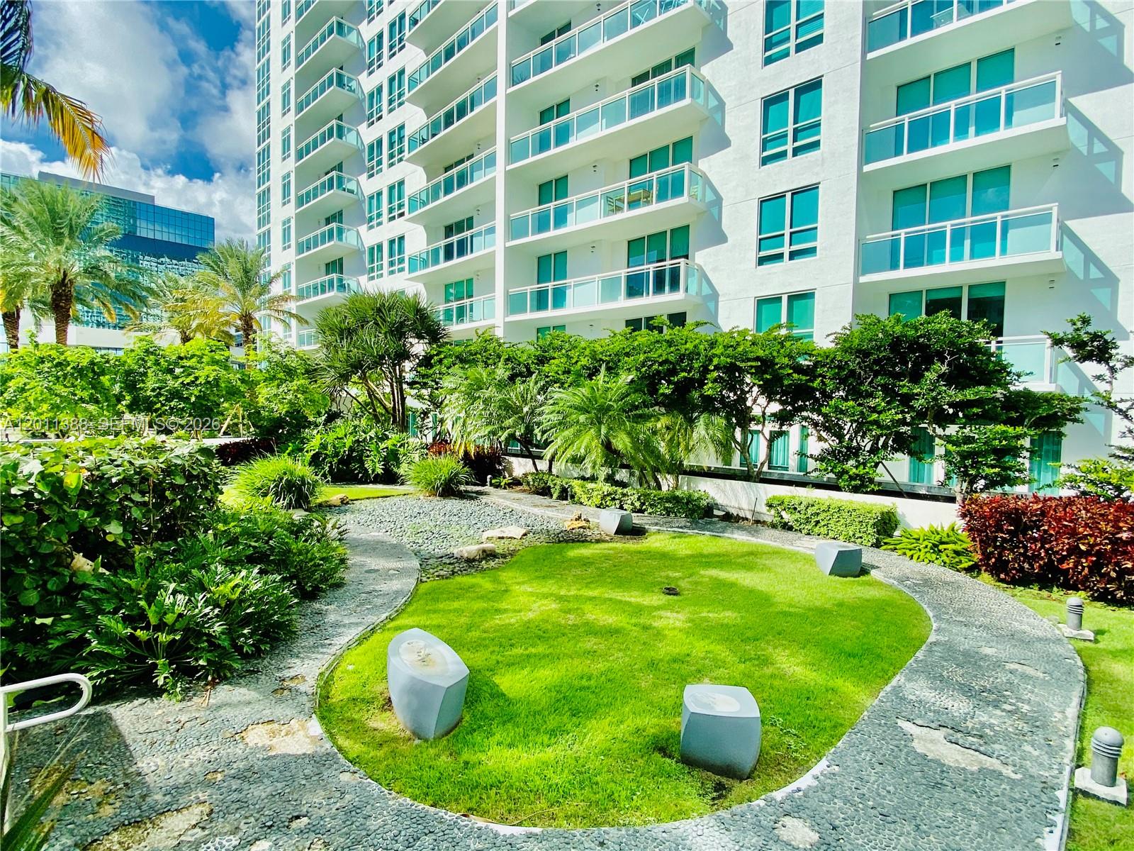 THE PLAZA 851 BRICKELL CO - Residential Lease