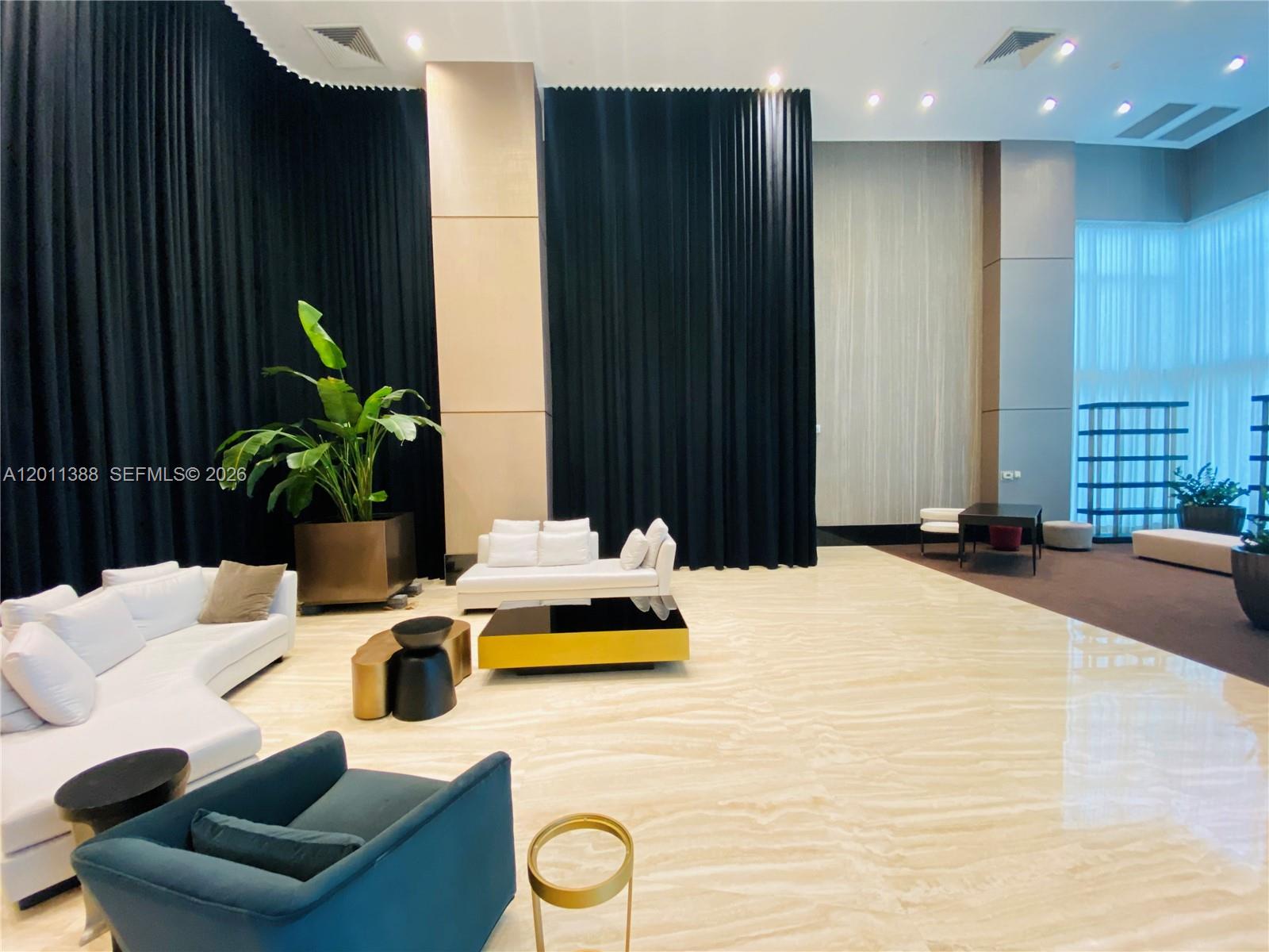THE PLAZA 851 BRICKELL CO - Residential Lease