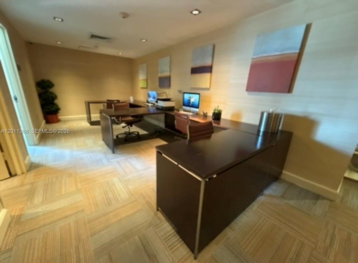 THE PLAZA 851 BRICKELL CO - Residential Lease