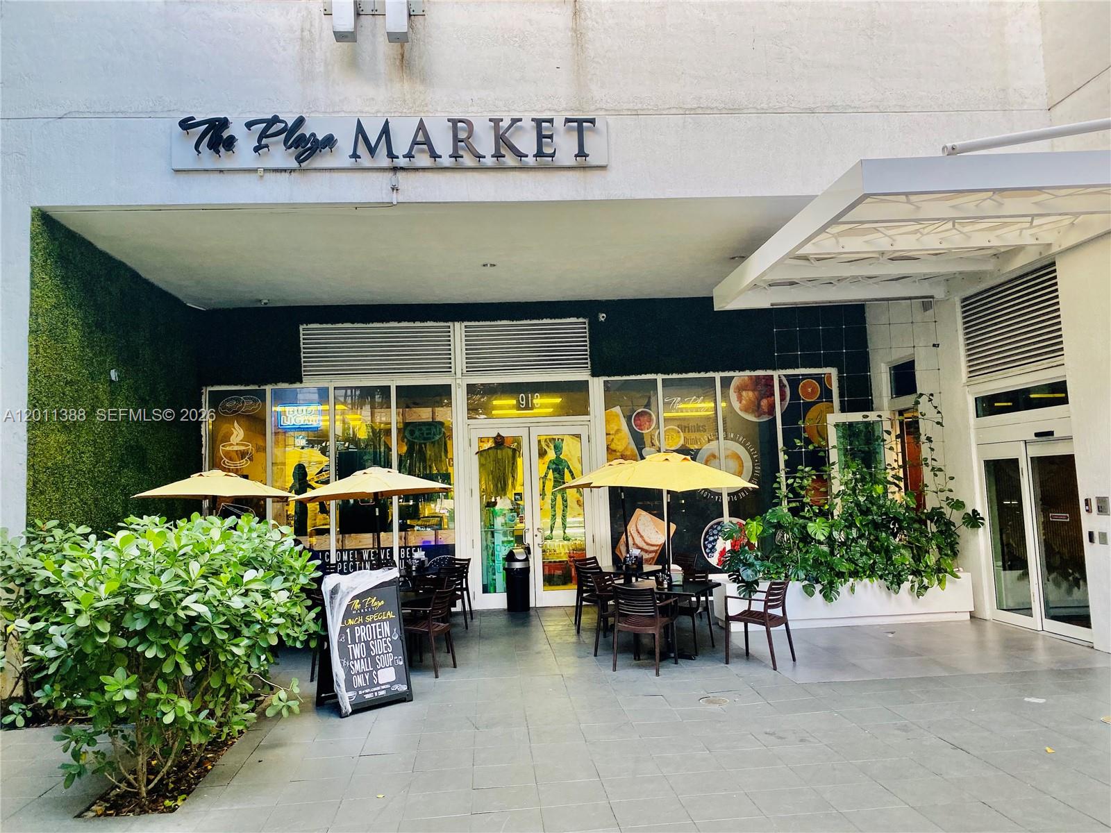 THE PLAZA 851 BRICKELL CO - Residential Lease