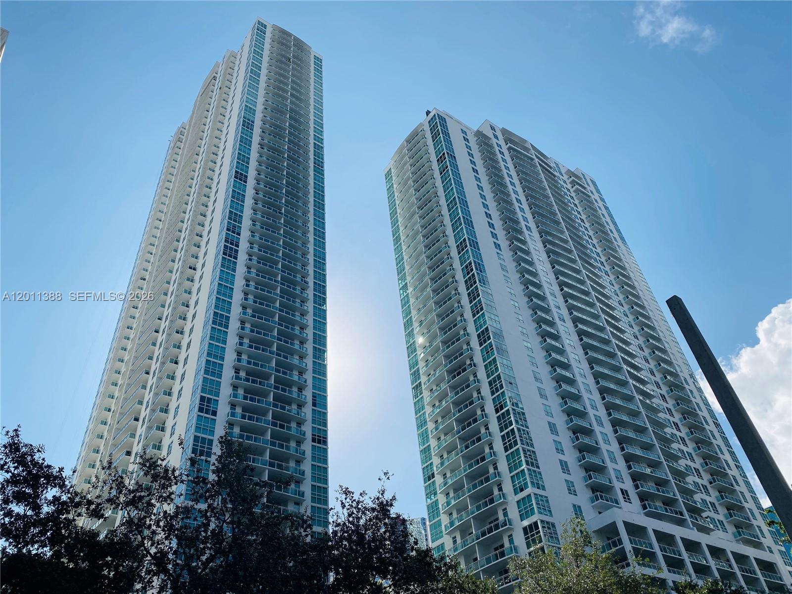 THE PLAZA 851 BRICKELL CO - Residential Lease