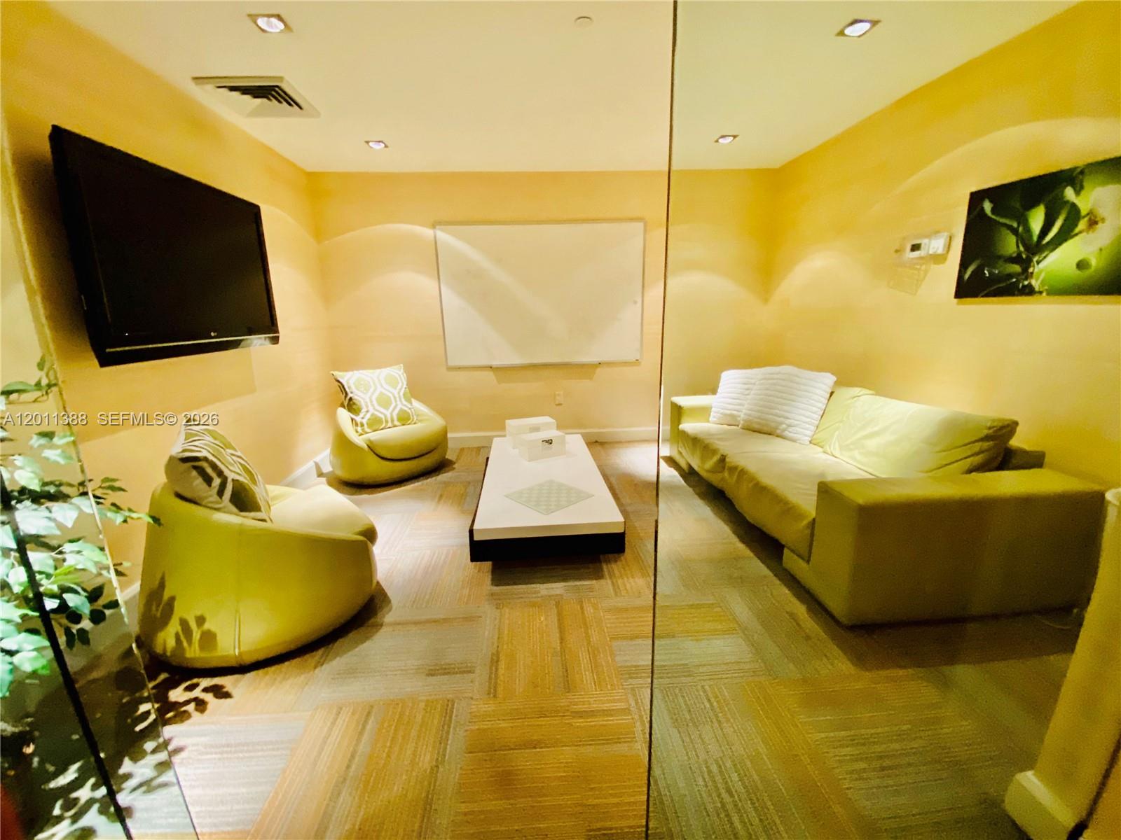 THE PLAZA 851 BRICKELL CO - Residential Lease