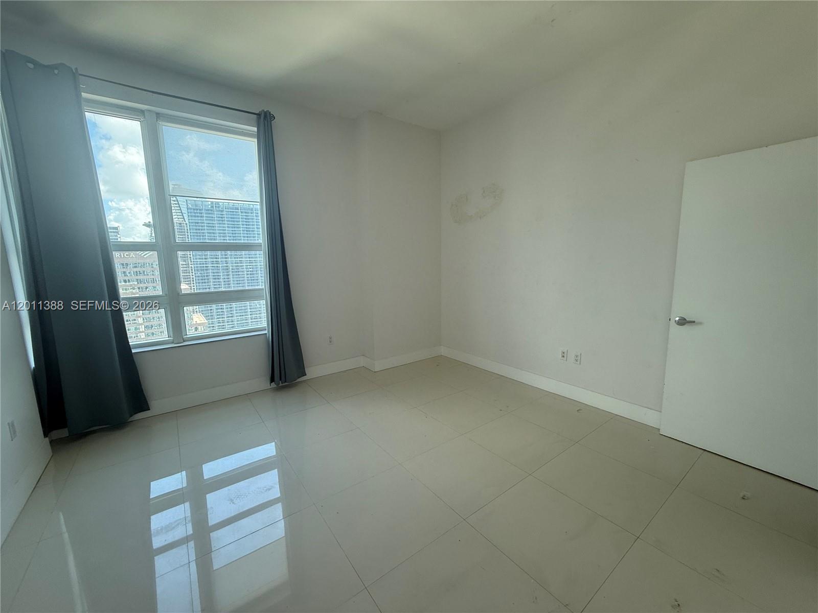 THE PLAZA 851 BRICKELL CO - Residential Lease