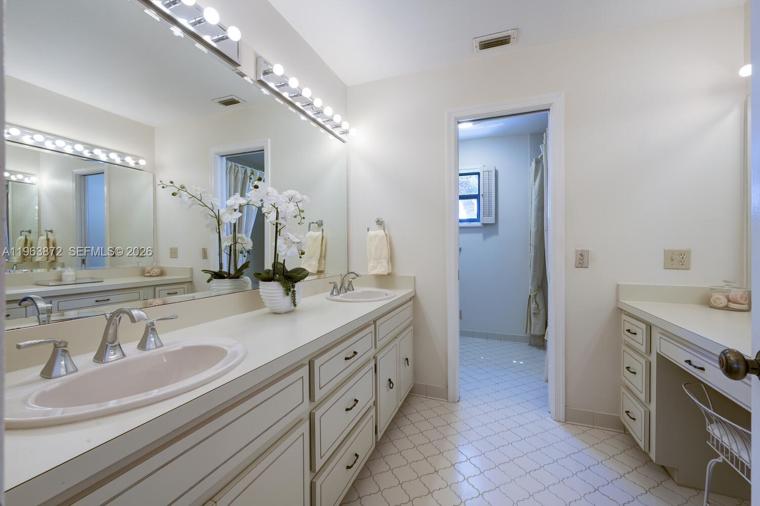 PALM BEACH LAKES NORTH 1 - Residential