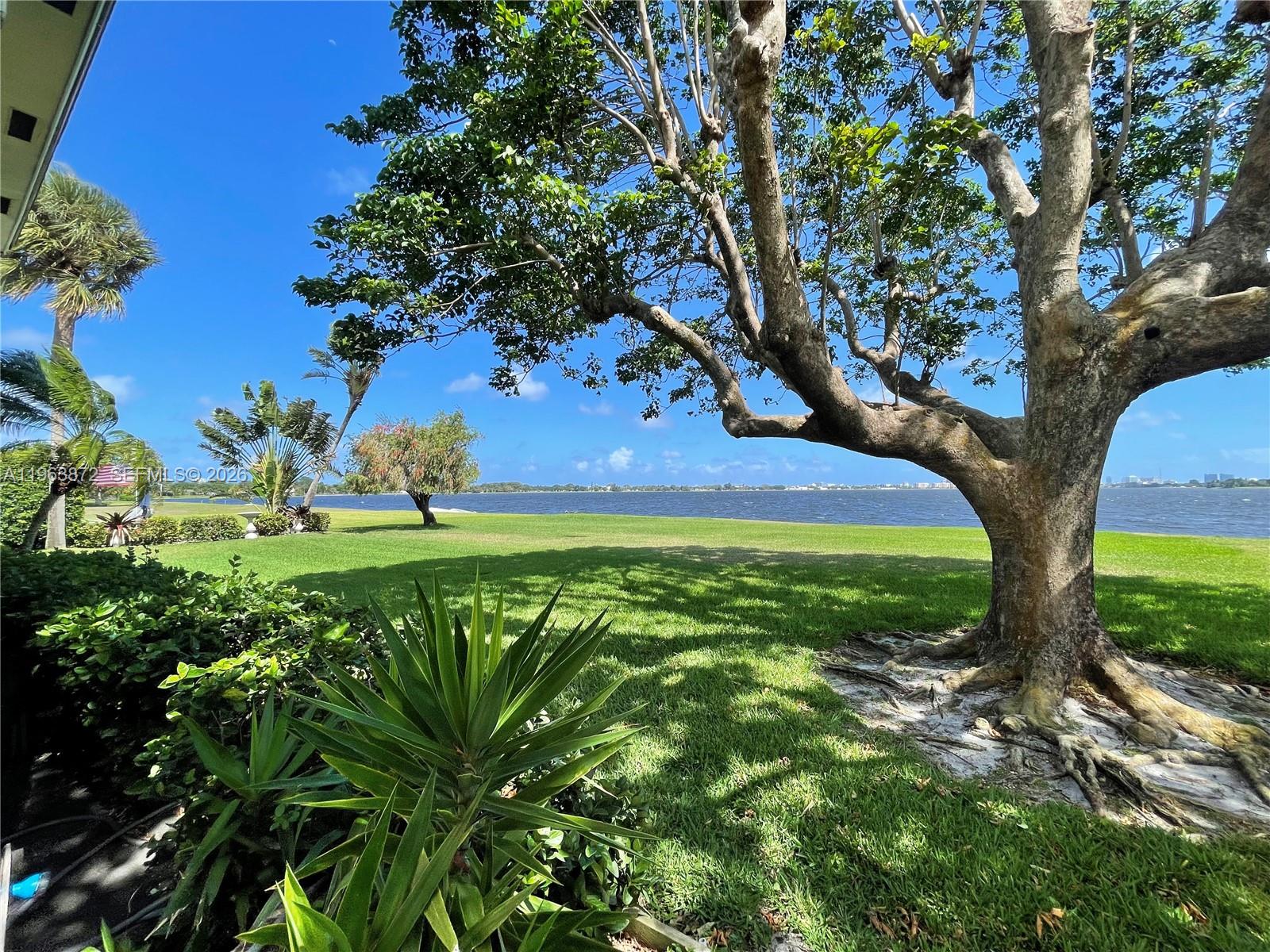 PALM BEACH LAKES NORTH 1 - Residential