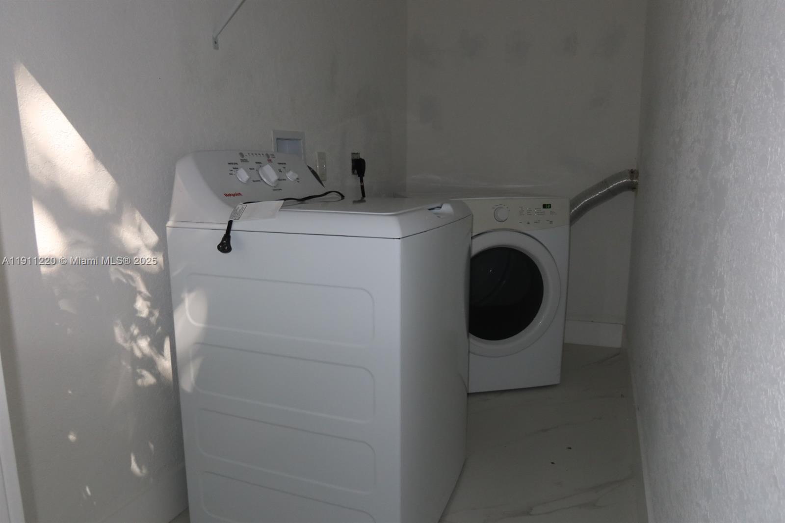 BON AIRE - Residential Lease