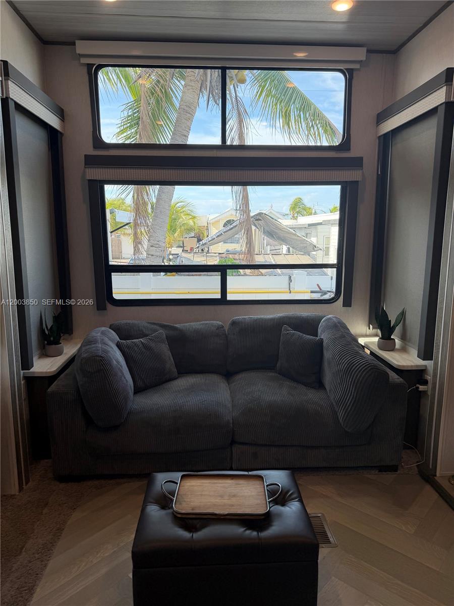 CALUSA CAMPGROUND - Residential