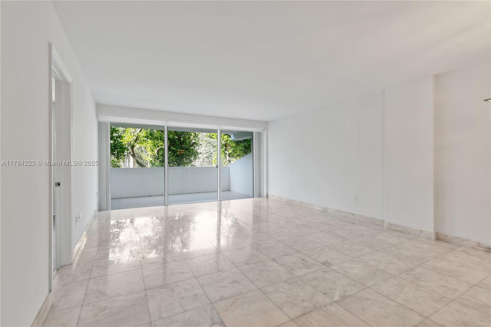 Rental Property at 155 Ocean Lane Dr 207, Key Biscayne, Miami-Dade County, Florida - Bedrooms: 1 
Bathrooms: 2  - $4,200 MO.
