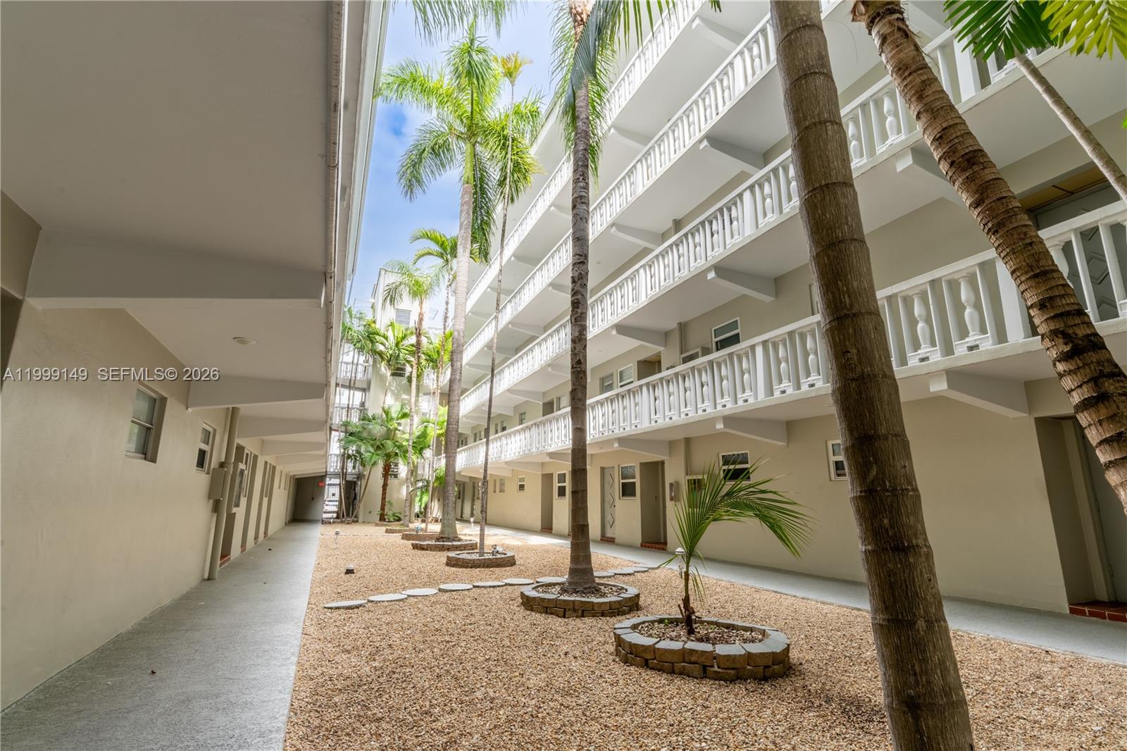 THIRD GULFSTREAM GARDEN - Residential