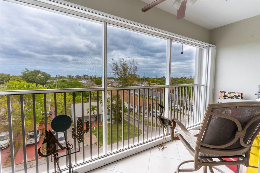 Photo of 330 SE 2nd St #405F, Hallandale Beach, FL 33009 (MLS # A11999149)