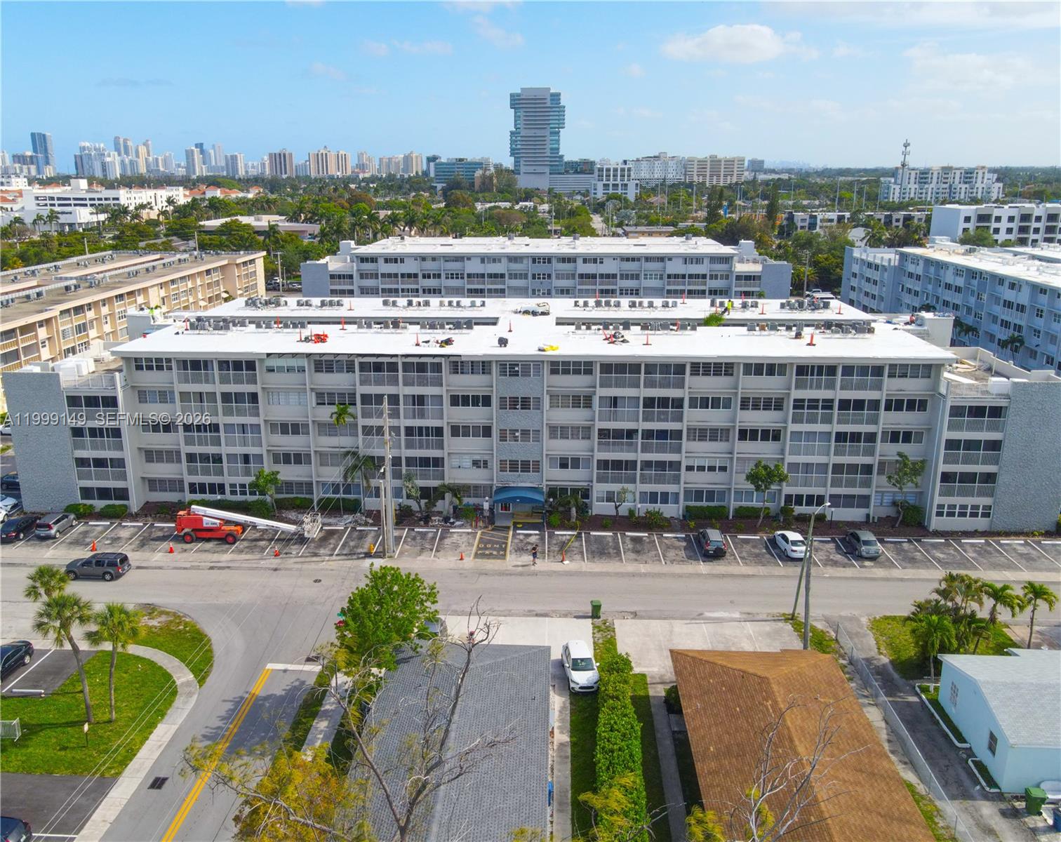 THIRD GULFSTREAM GARDEN - Residential