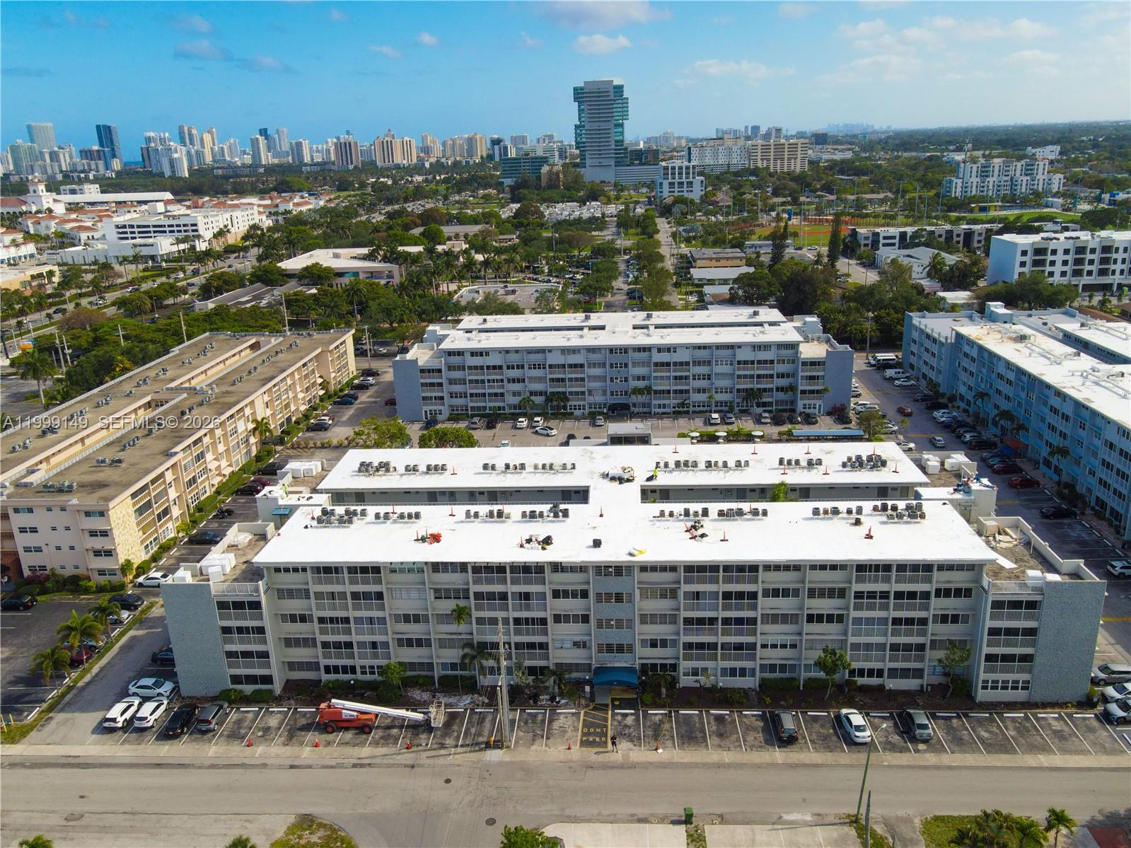 THIRD GULFSTREAM GARDEN - Residential